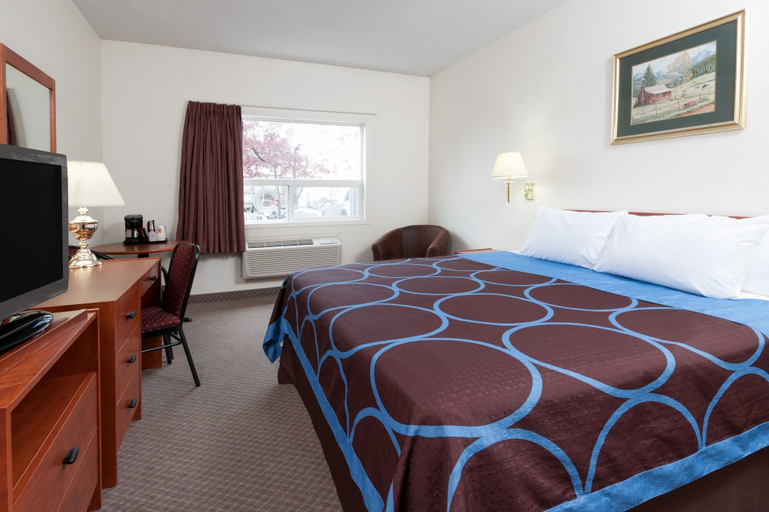 Bedroom 3, Super 8 by Wyndham Edmonton/West, Division No. 11