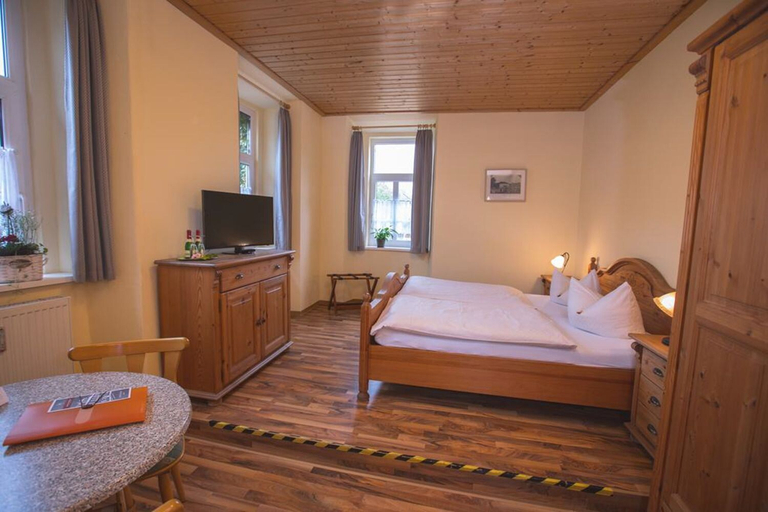 Bedroom 2, Friedrichshof Restaurant & Pension, Saale-Holzland-Kreis