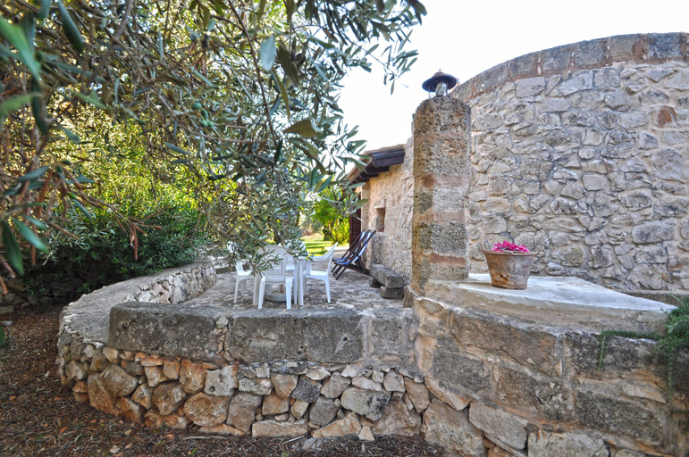 Others 4, Trullo dei Beneficati, Lecce