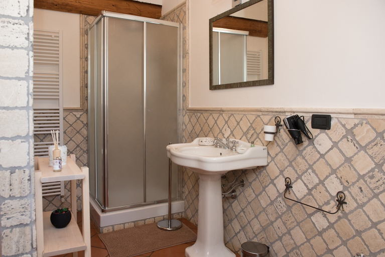 Bathroom 5, B&B I Pini Di Storaco, Ancona