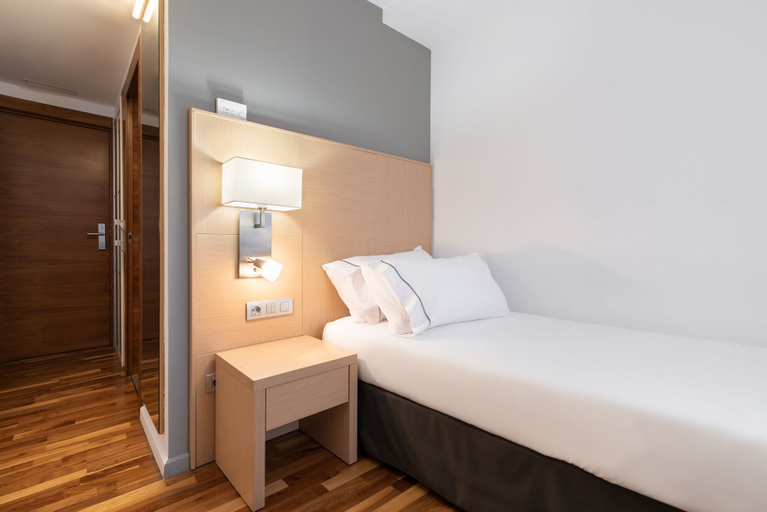 Bedroom 2, Eurostars Marques de Vallejo, La Rioja