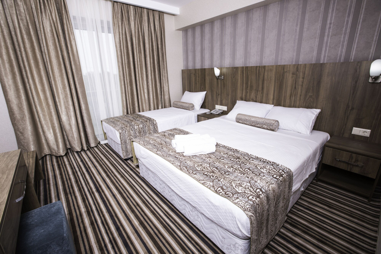 Bedroom 4, Ergin Hotel, Ayvalık