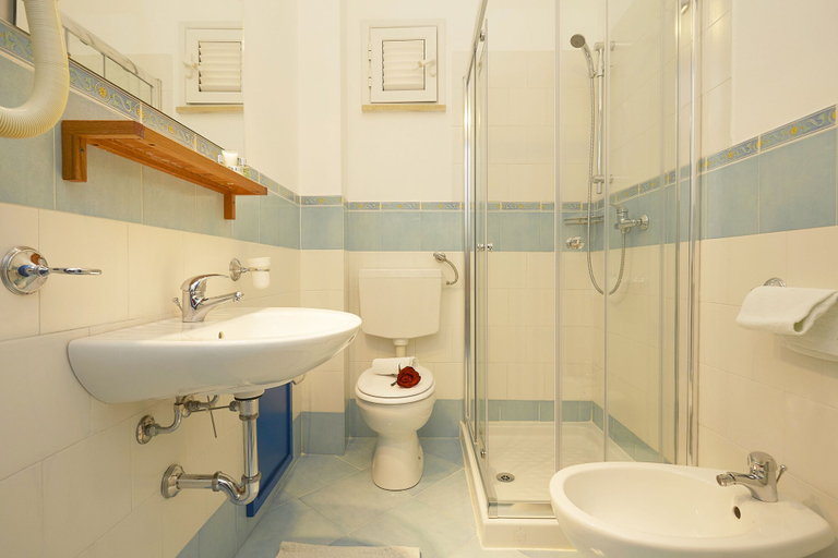 Bathroom 5, Rosa dei Venti Appartamenti, Trapani