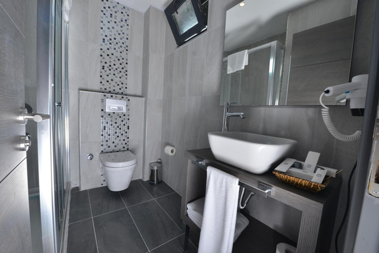 Bathroom 5, A11 Hotel, Kadıköy