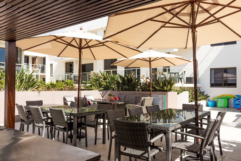 Food & Drinks, Bayview Beachfront Apartments, in town right on the beach, Byron