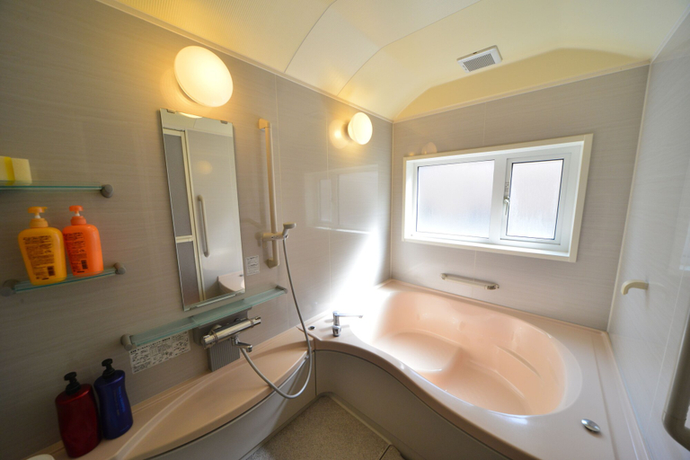Bathroom 3, Sakanoue Kaikan, Kushiro City