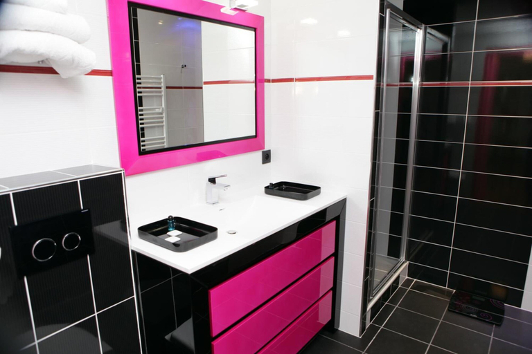 Bathroom 3, Hôtel des Célestins, Rhône