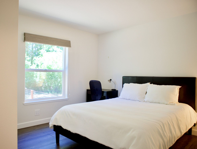 Bedroom 2, Mandala Springs Wellness Retreat Center, Lake
