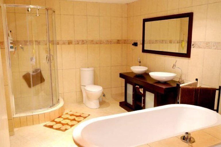 Bathroom 4, Dalens Self Catering Apartments, West Rand