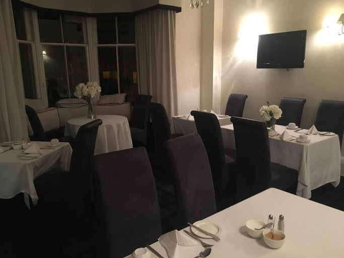 Food & Drinks 4, Crookston Hotel, Glasgow