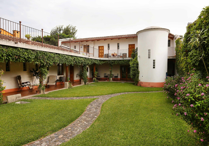 Exterior & Views