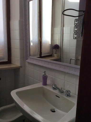 Bathroom, B&B Chiara, Biella
