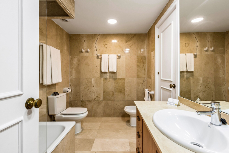 Bathroom 4, Macdonald Villacana Club Resort, Málaga
