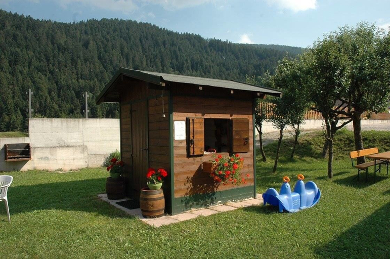 Others 4, Appartamenti Bazzanella, Trento