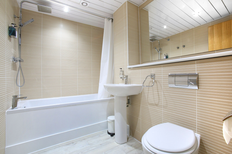 Bathroom 5, VKM Apartments, Glasgow