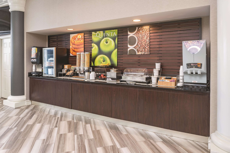 Food & Drinks 5, La Quinta Inn & Suites by Wyndham St. Louis Westport, Saint Louis