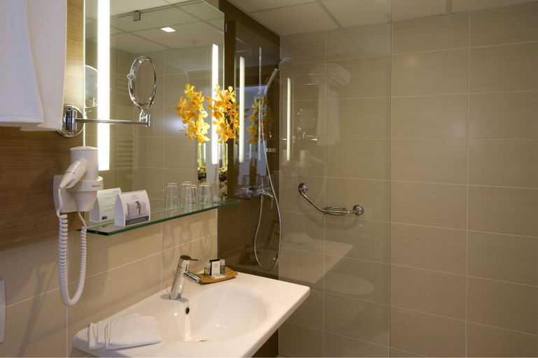 Bathroom 4, Expo Tower Hotel by Mellow Mood Hotels, Budapesti