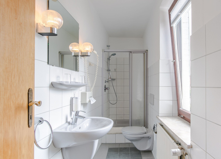 Bathroom 5, Hotel Johnsburg, Uelzen