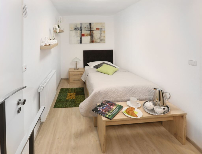 Bedroom, Ferienwohnung am Regierungsplatz, Landshut