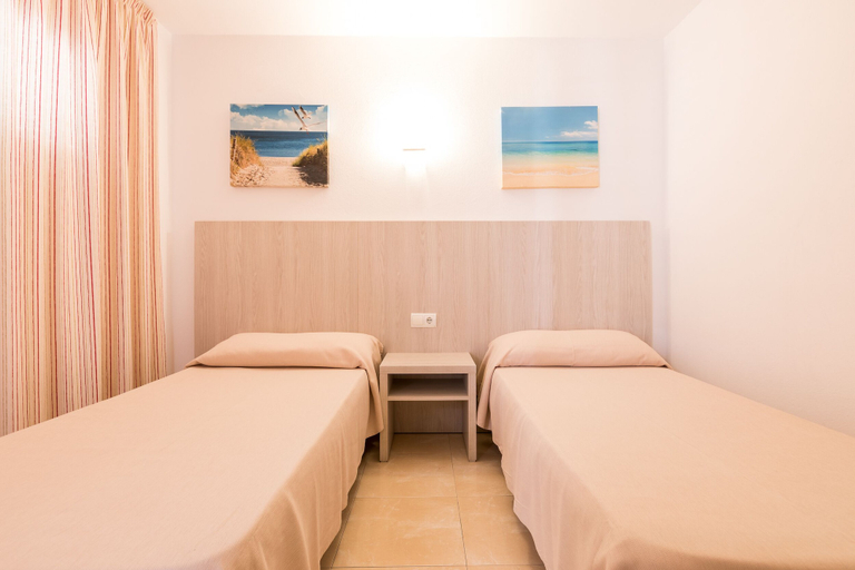 Bedroom 2, Apartamentos Avenida - MC Apartamentos Ibiza, Baleares