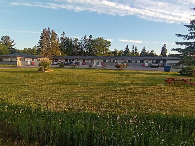 Others 4, Park Side Motel, Peterborough