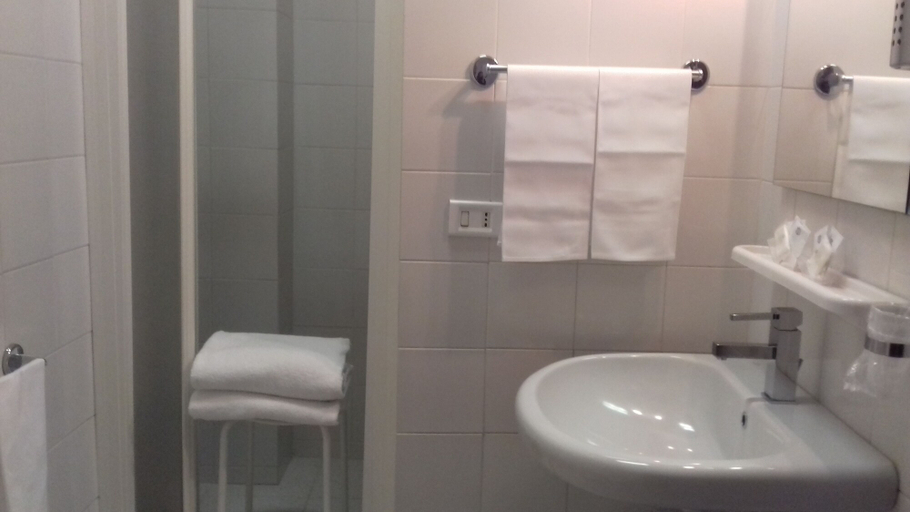 Bathroom 2, Bert Hotel, Milano