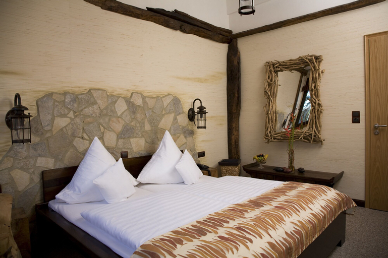 Bedroom 2, Naturresort Tannenhof, Neuwied
