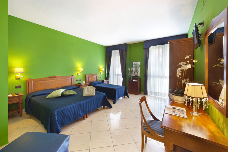 Bedroom 4, Ulisse Deluxe Hostel, Napoli