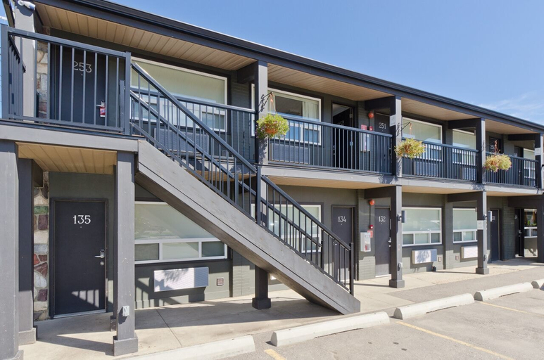 Exterior & Views 2, Centro Motel, Division No. 6