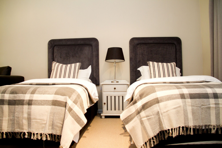 Bedroom 3, Paarl Nuwerus Lodge, Cape Winelands