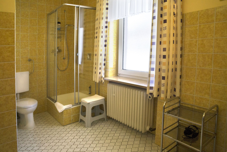Bathroom 3, Haus am Kurpark, Hof