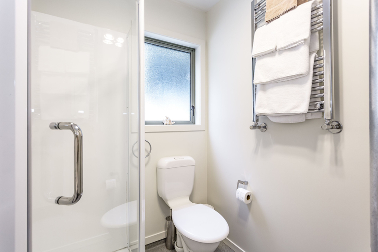 Bathroom 4, Hunters Moon, Dunedin