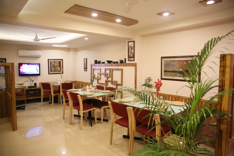 Food & Drinks 5, Hotel GK Palace, Bhopal