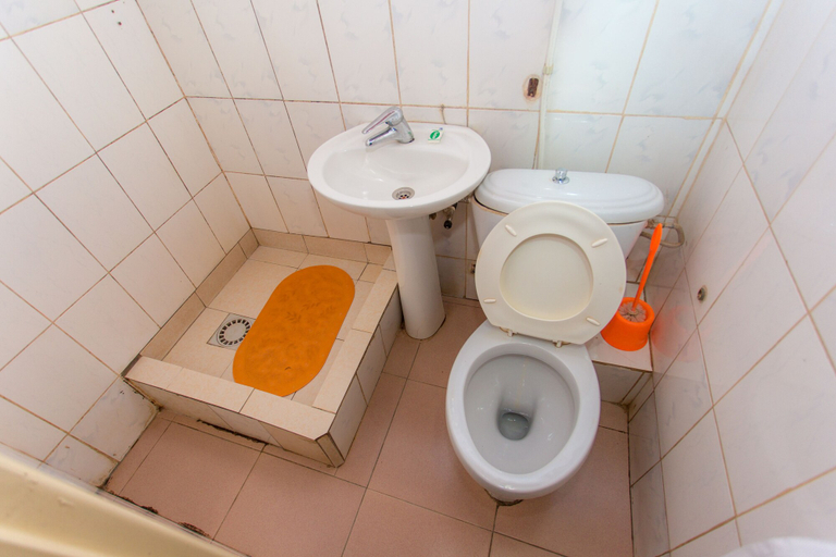 Bathroom 3, City Valley Motel, Nyarugenge