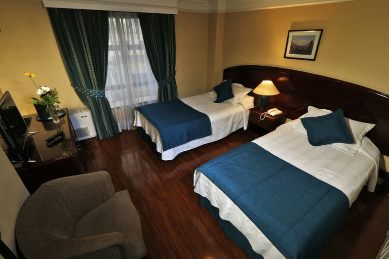 Bedroom 2, Hotel Principado de Asturias, Santiago