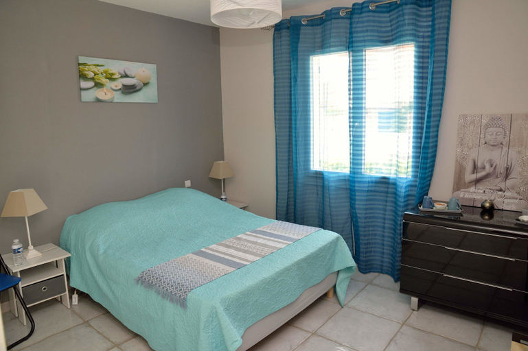 Bedroom 3, Les Amandiers, Hérault