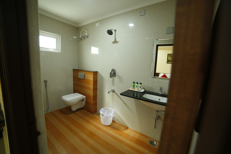 Bathroom 4, Hotel Sree Devi, Madurai