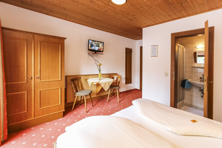 Bedroom 2, Tirolerhof, Kitzbühel