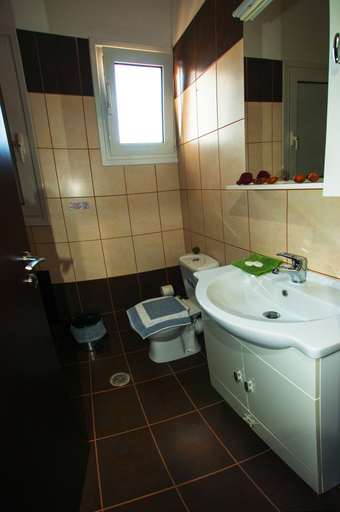 Bathroom 5, Elpidis Villa, Faistos