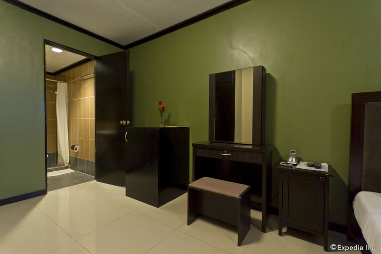 Bathroom 4, Richmond Plaza Hotel, Cebu City
