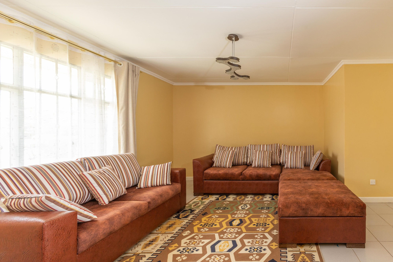 Others 5, Cozy and Warm 3-bed Bungalow in Athi River, Mavoko
