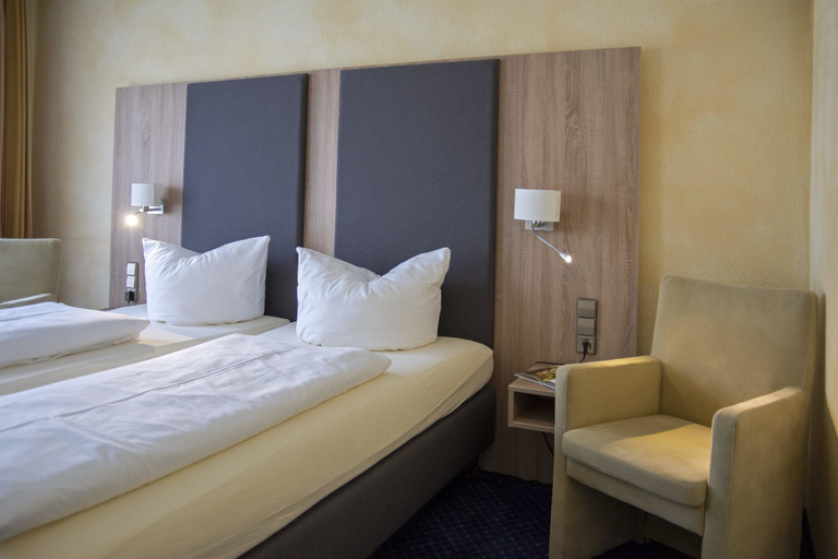Bedroom 4, Stadthotel Pfeffermuhle, Ortenaukreis