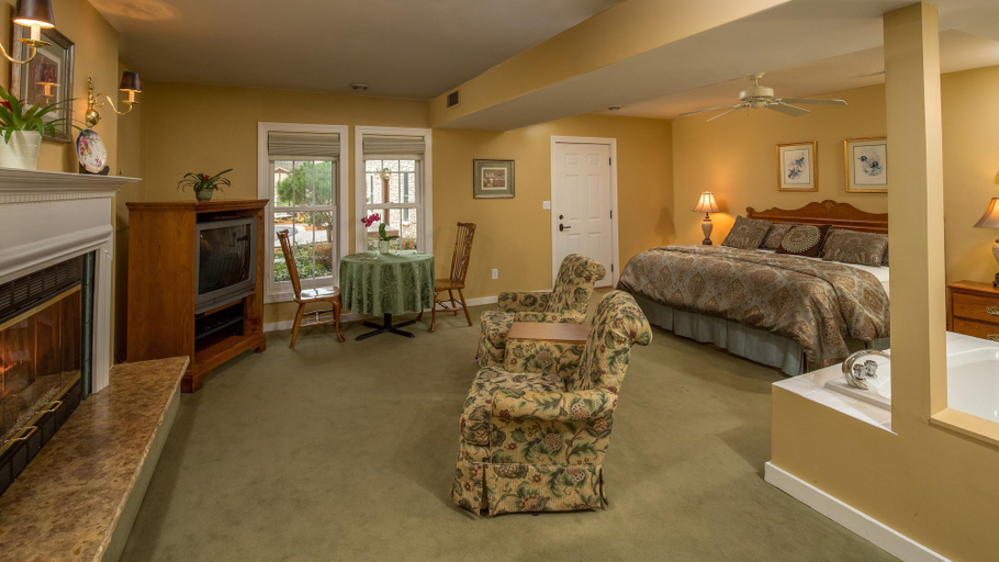 Bedroom 2, Goldmoor Inn, Jo Daviess