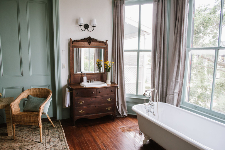 Bathroom 4, Carr Mansion, Galveston