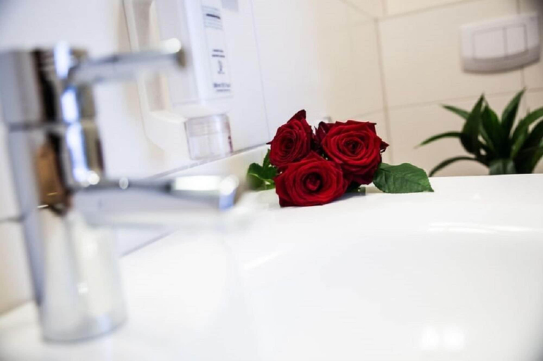 Bathroom, Hotel Ostfriesen-Hof, Leer