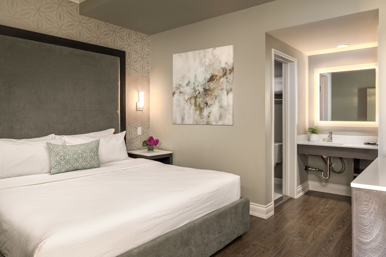Bedroom 3, Georgian Court Hotel, WorldHotels Elite, Greater Vancouver