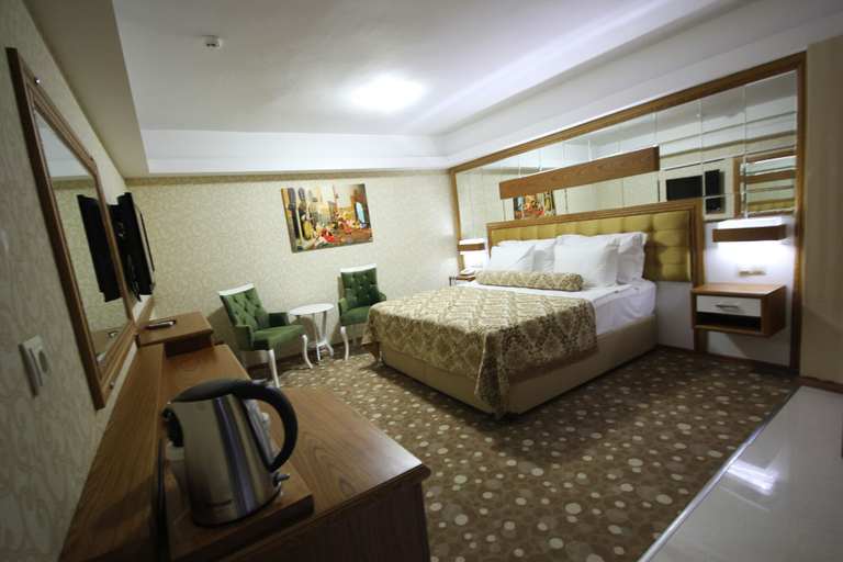 Bedroom 4, Grand Corner Hotel - Boutique Class, Konak