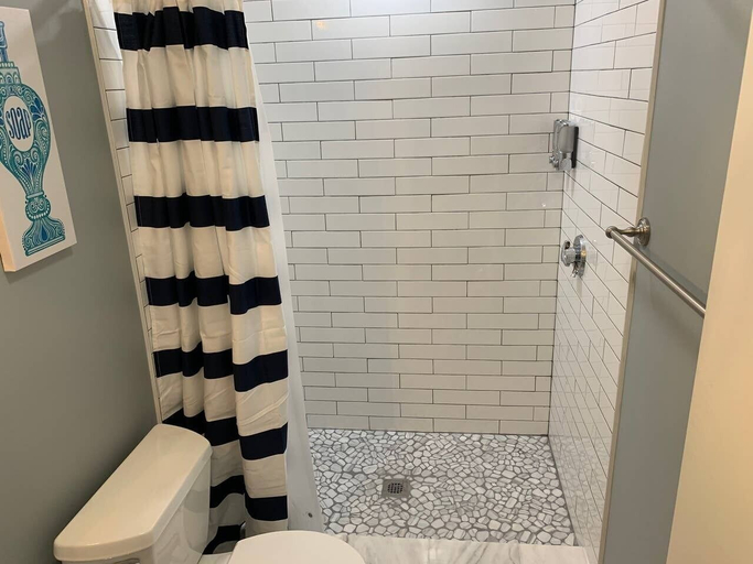 Bathroom 2, Downtown Boston 4bed 2 Full Bath Condo North End, Boston