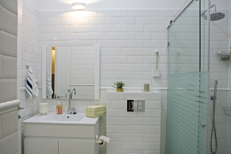 Bathroom 4, Apt Terrace & Garden - Bauhaus