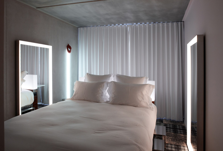 Bedroom 4, Mama Shelter Marseille, Bouches-du-Rhône